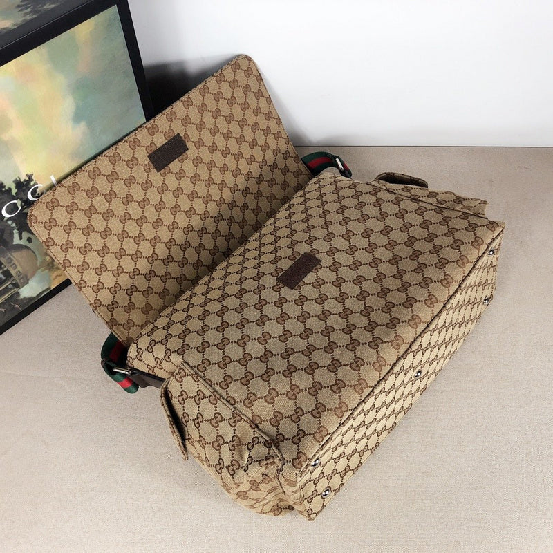 Gucci Bags - The Tote 915