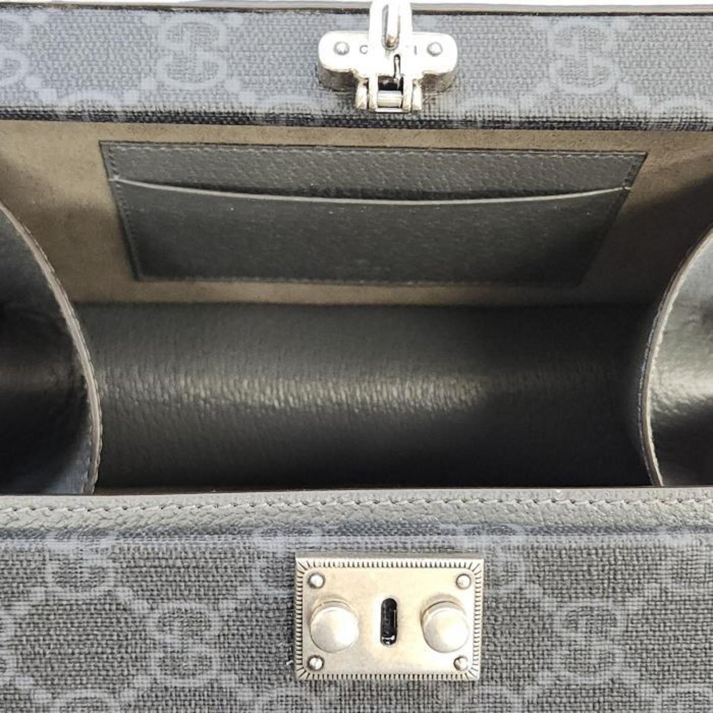 GUCCI Interlocking G Shoulder Bag