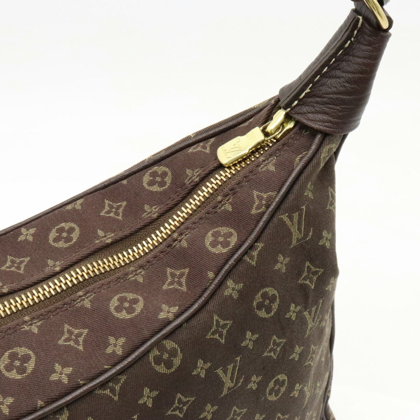 LOUIS VUITTON Boulogne Shoulder Bag