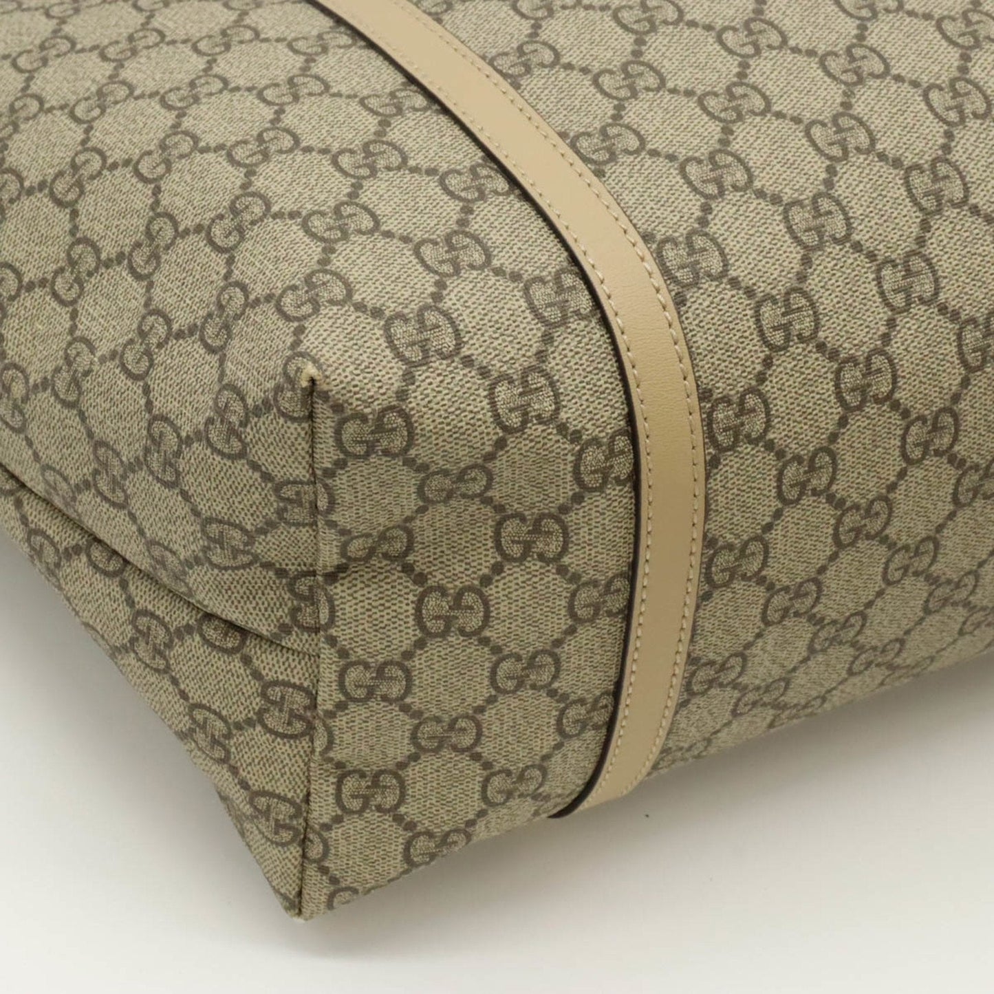 GUCCI Supreme GG Shoulder Bag