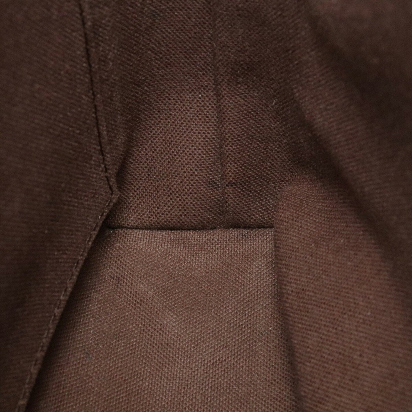 LOUIS VUITTON District Shoulder Bag