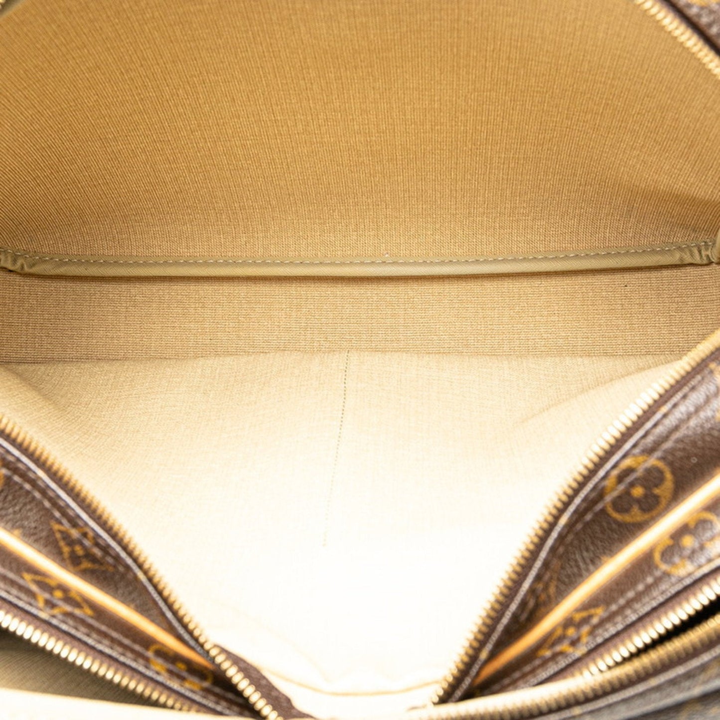LOUIS VUITTON Reporter Shoulder Bag