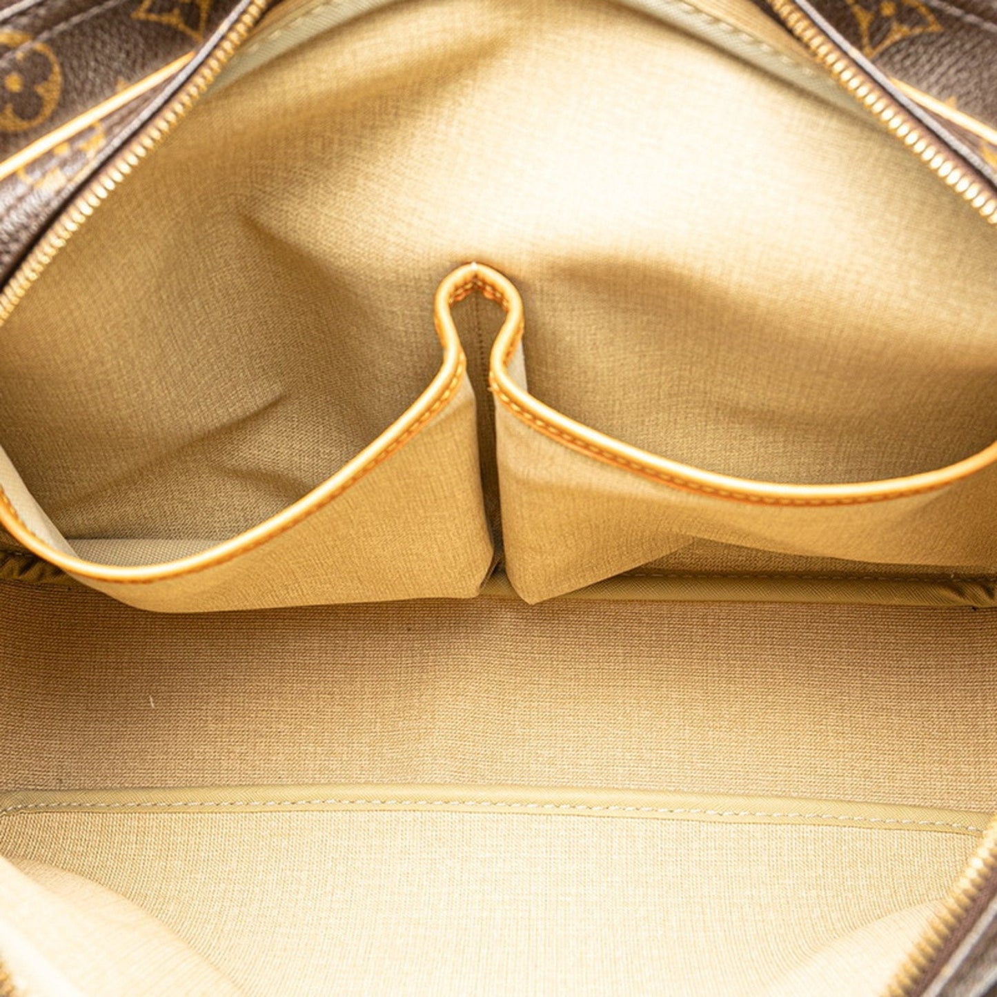LOUIS VUITTON Reporter Shoulder Bag