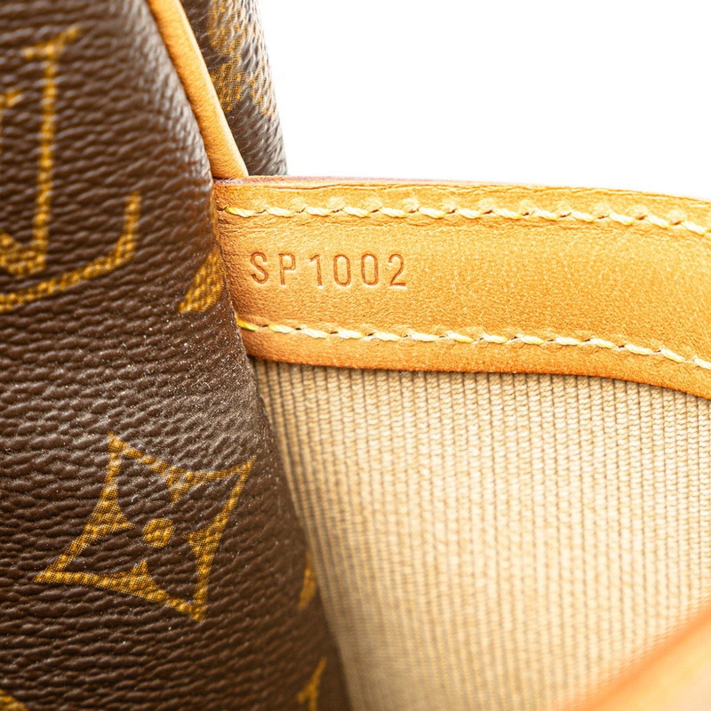 LOUIS VUITTON Reporter Shoulder Bag