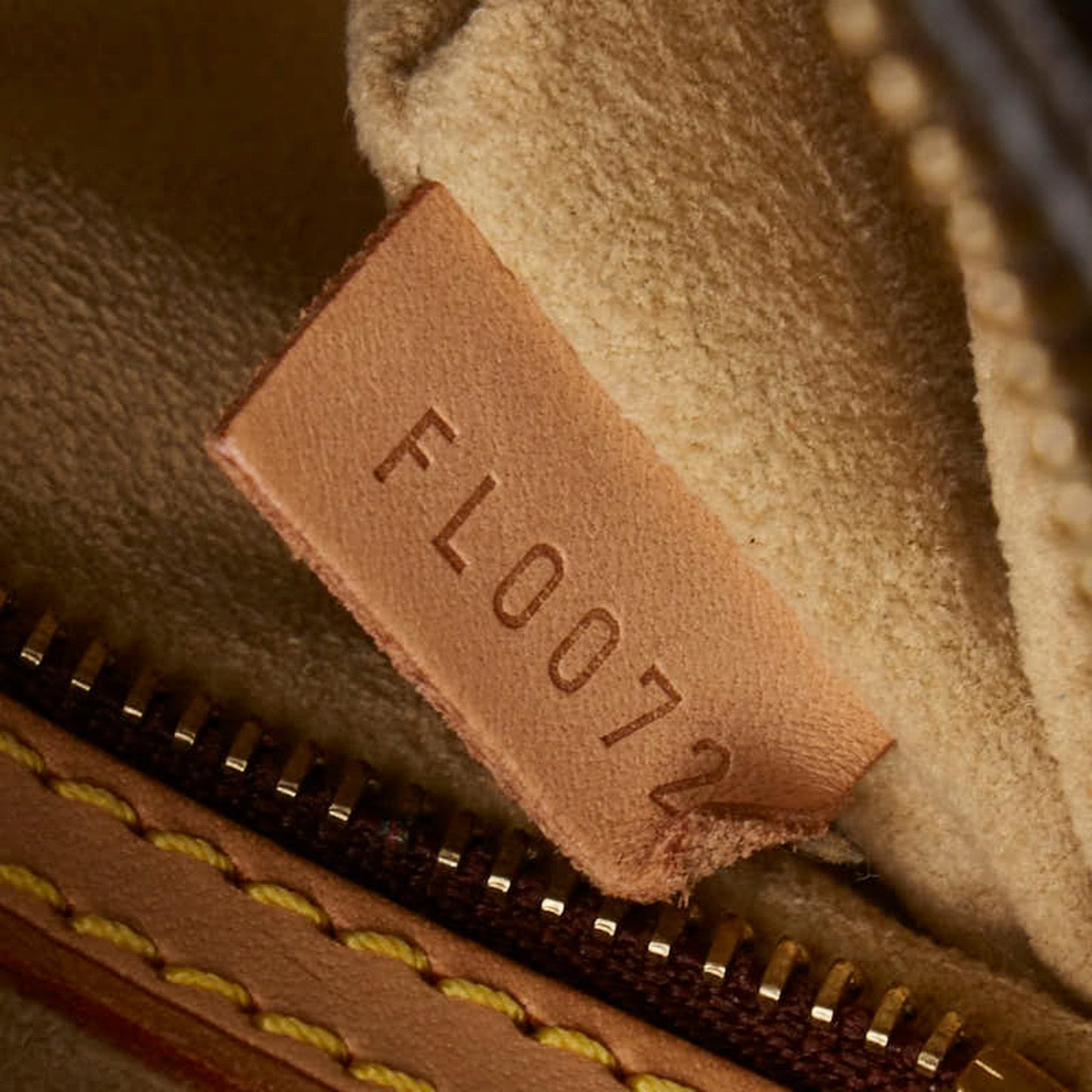 LOUIS VUITTON Looping MM Shoulder Bag