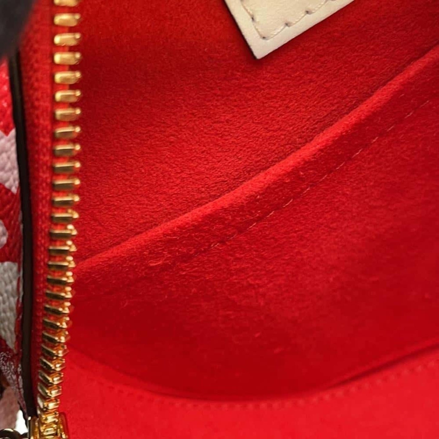 LOUIS VUITTON Boîte chapeau Shoulder Bag