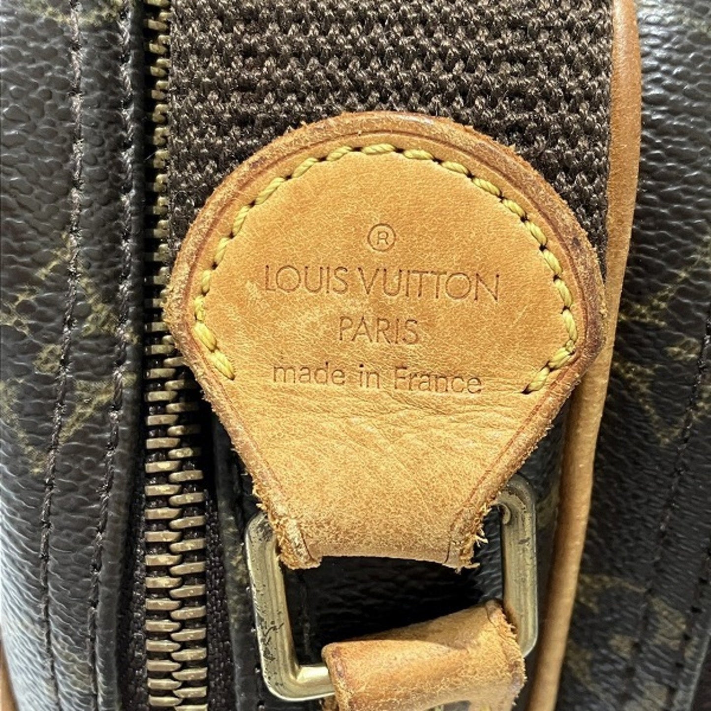 LOUIS VUITTON Reporter Shoulder Bag