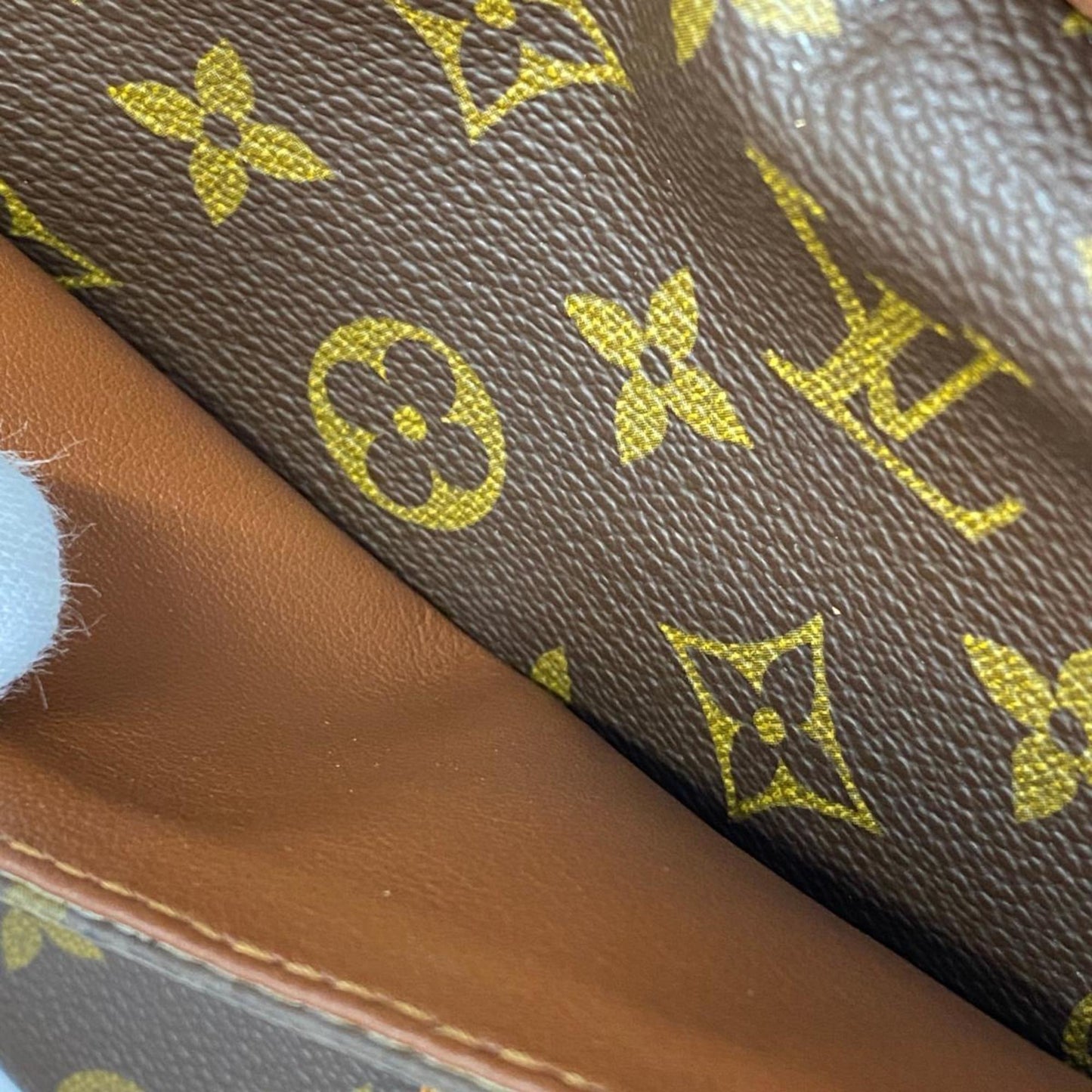 LOUIS VUITTON Jeune fille Shoulder Bag