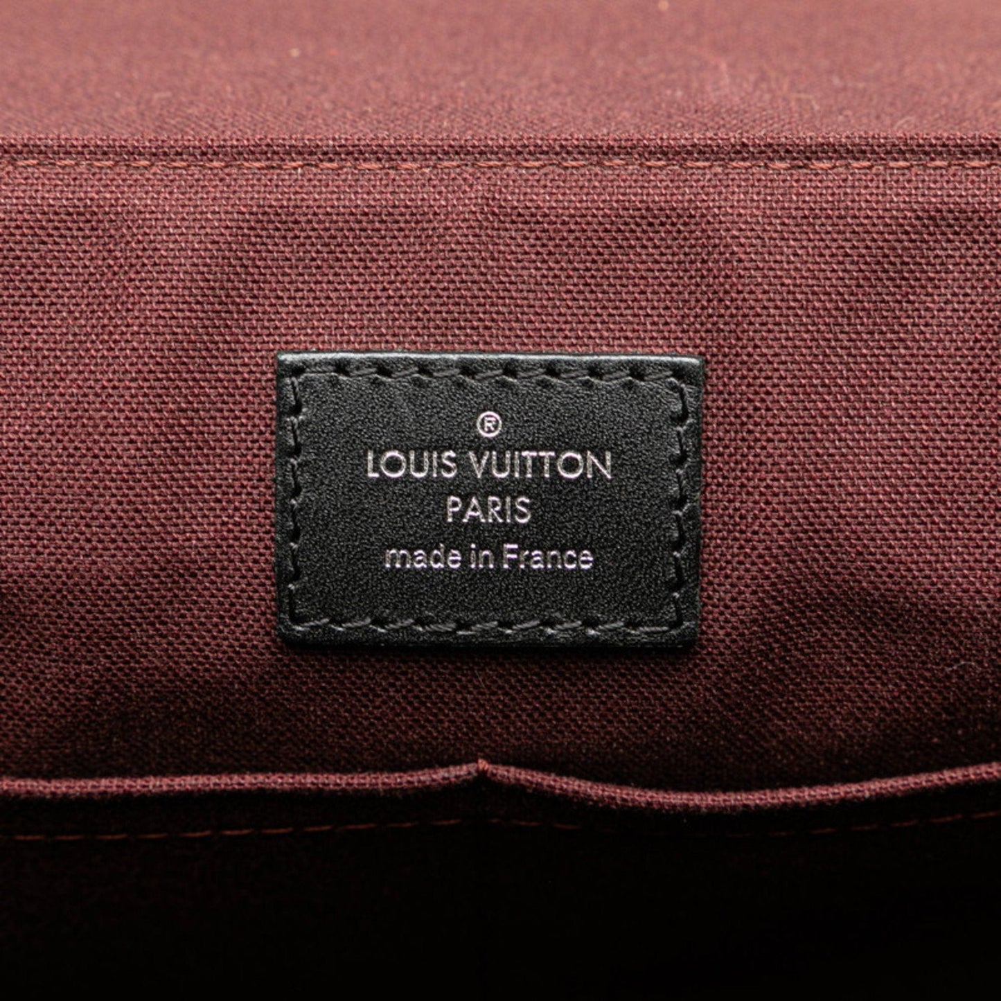 LOUIS VUITTON District Shoulder Bag