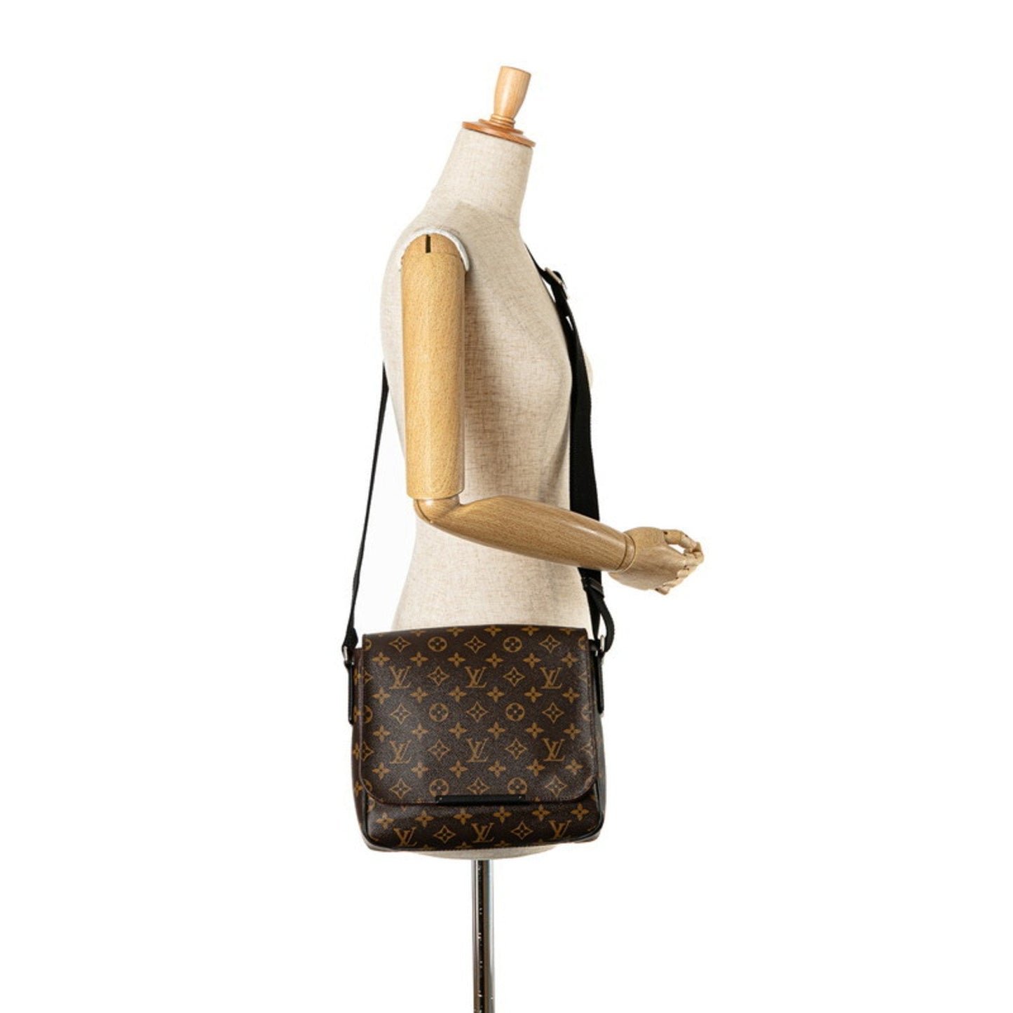 LOUIS VUITTON District Shoulder Bag