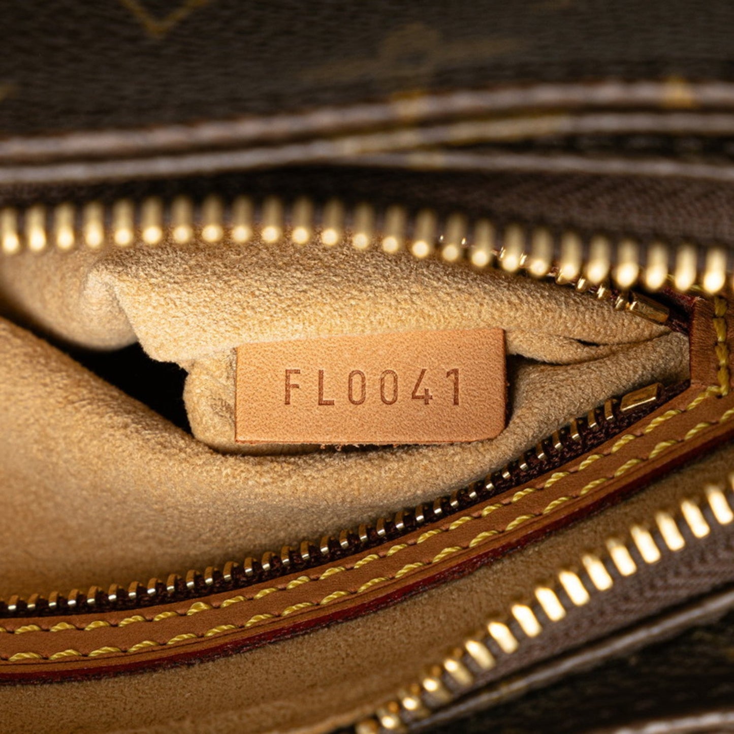 LOUIS VUITTON Looping MM Shoulder Bag