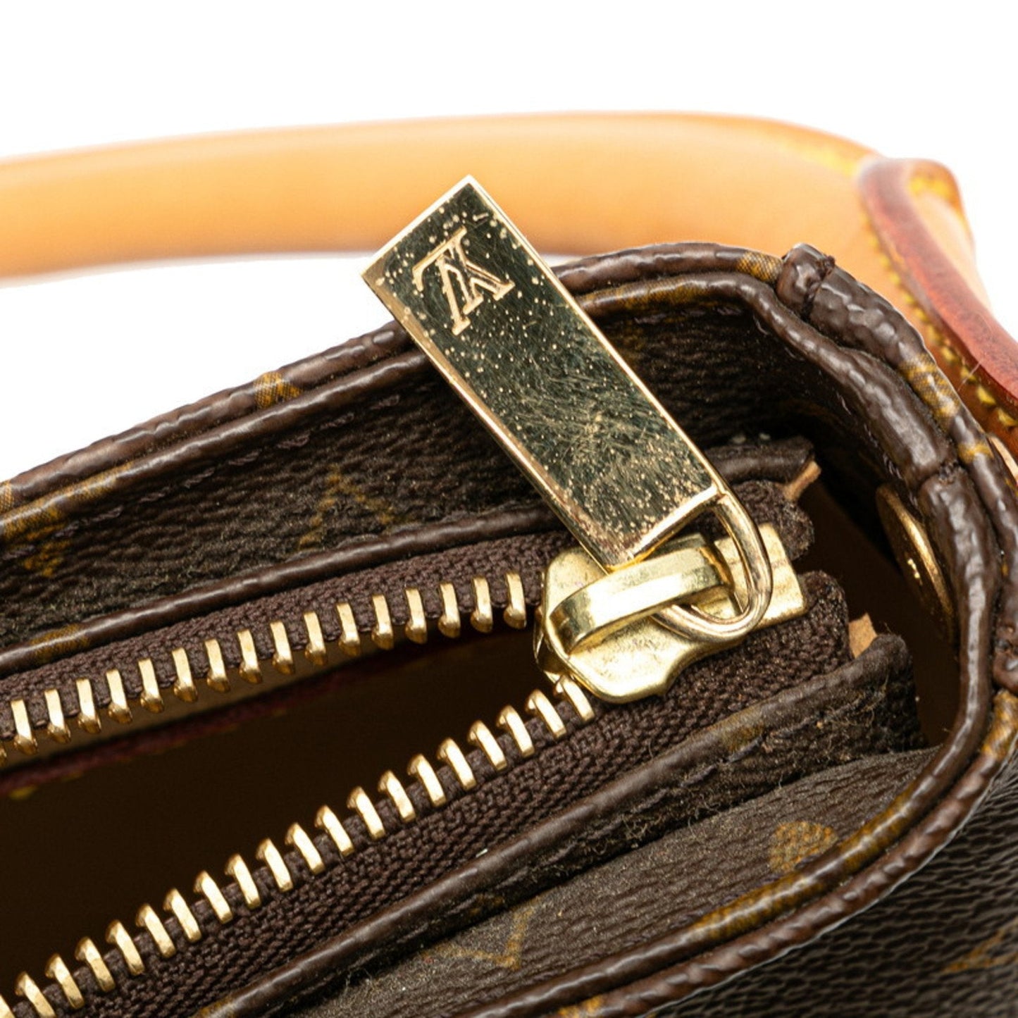 LOUIS VUITTON Looping MM Shoulder Bag