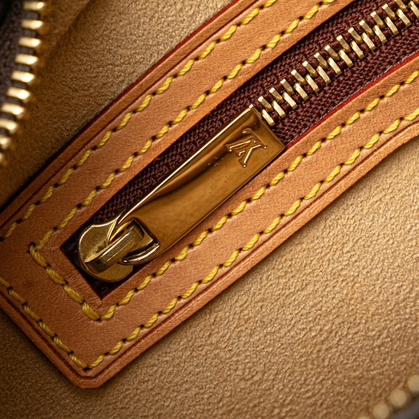 LOUIS VUITTON Looping MM Shoulder Bag