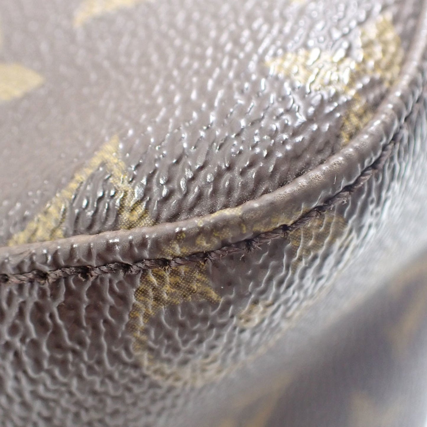 LOUIS VUITTON Looping Shoulder Bag