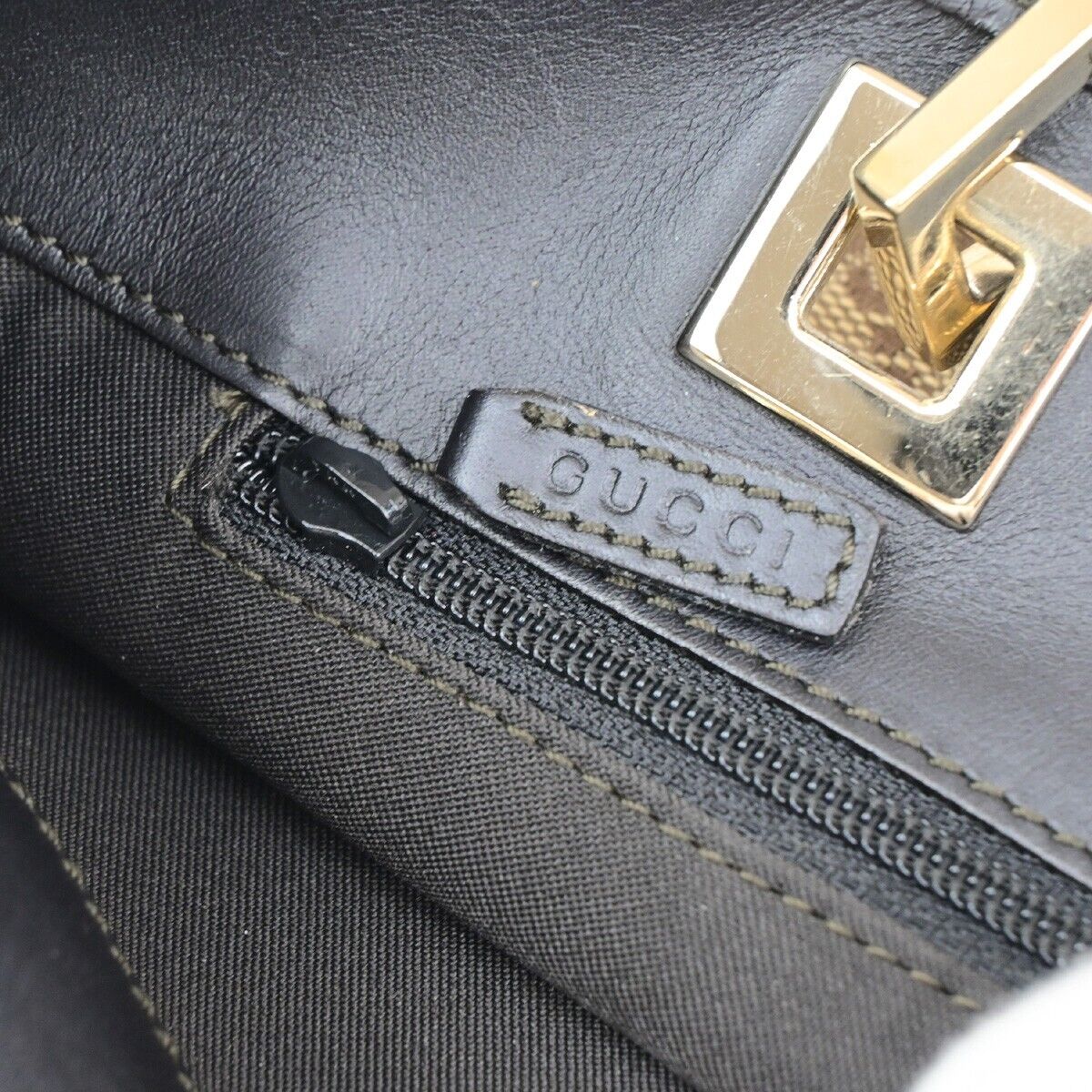 GUCCI GG canvas Shoulder Bag