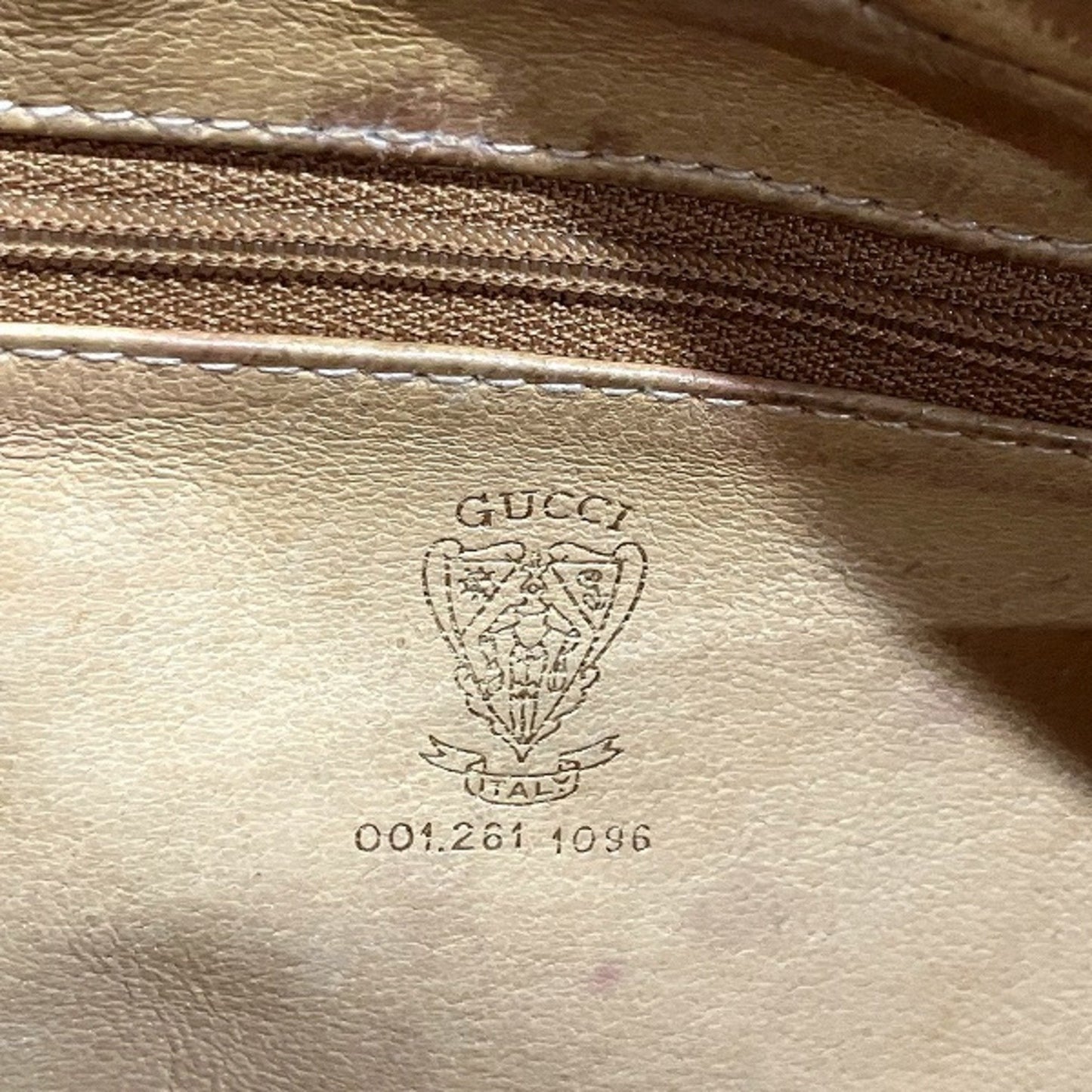 GUCCI GG Supreme Shoulder Bag