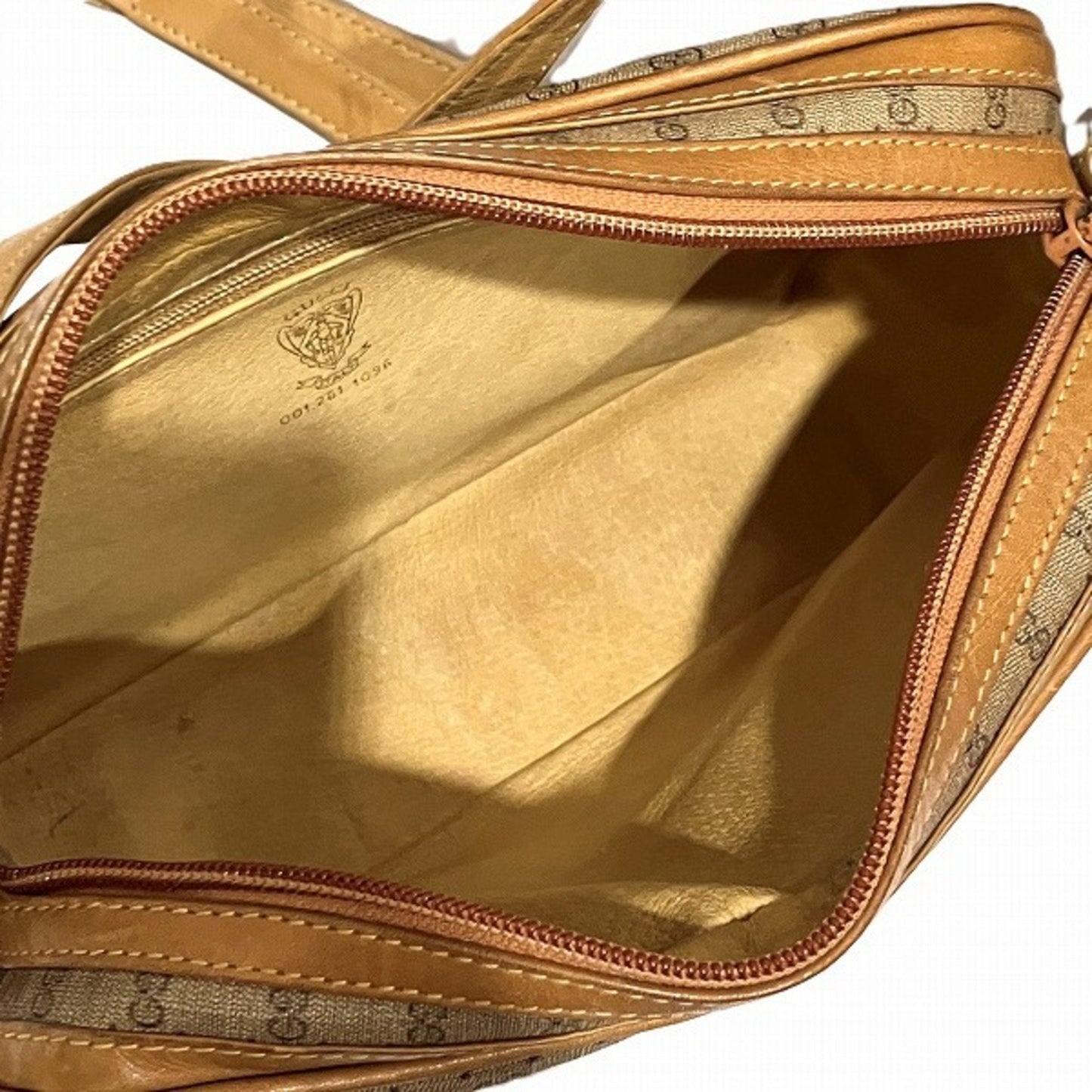 GUCCI GG Supreme Shoulder Bag