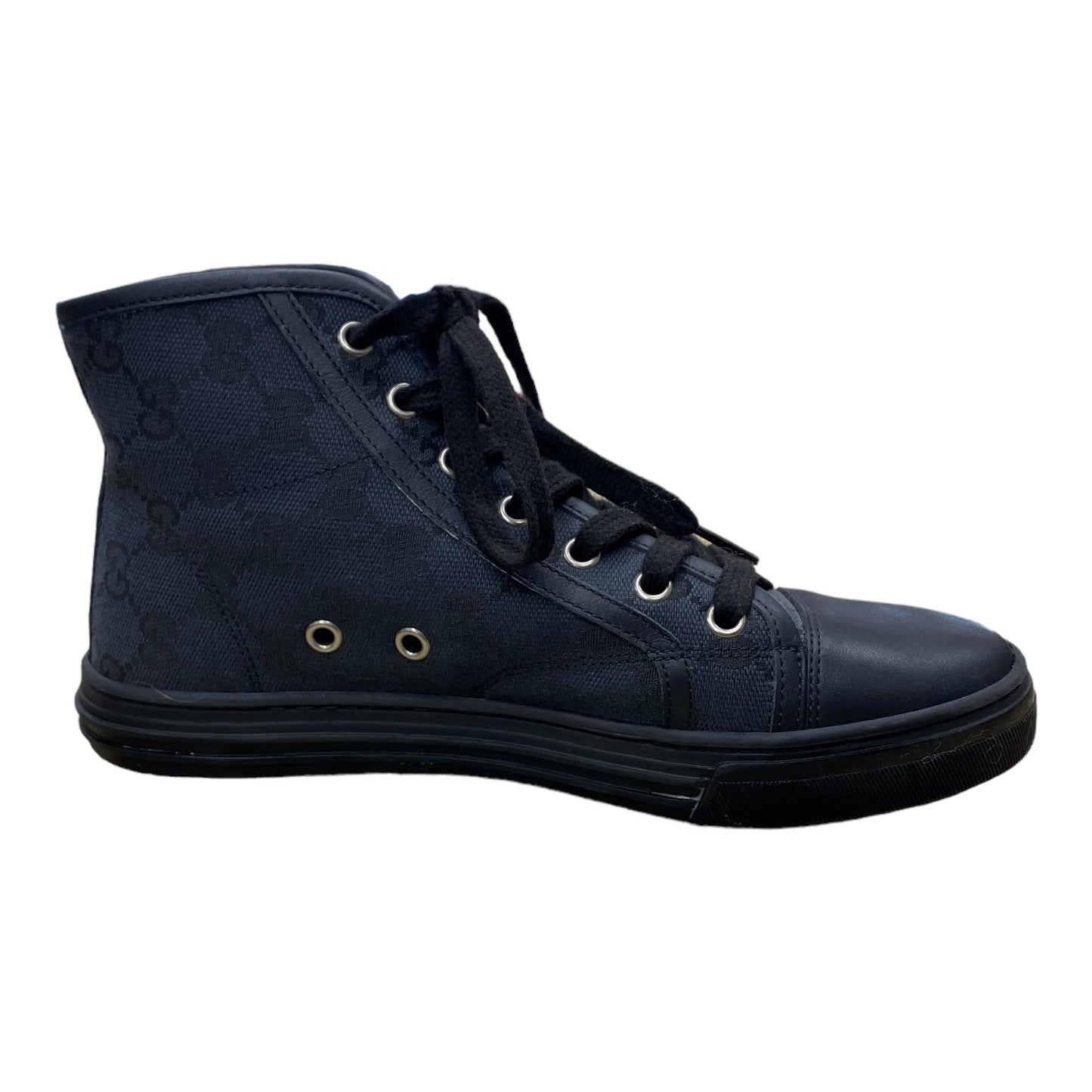 Shoes Luxury Designer By Gucci Size: 5.5