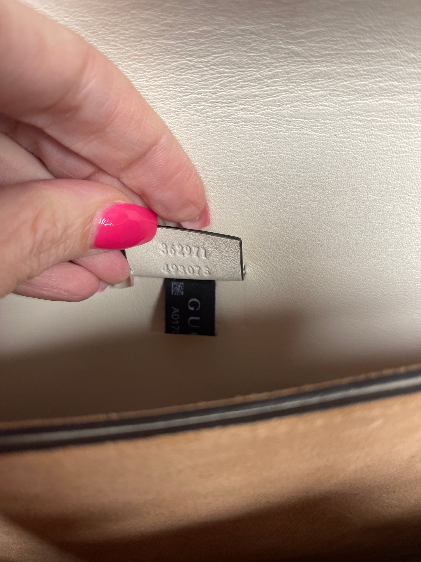 Crossbody Luxury Designer By Gucci Size: Medium