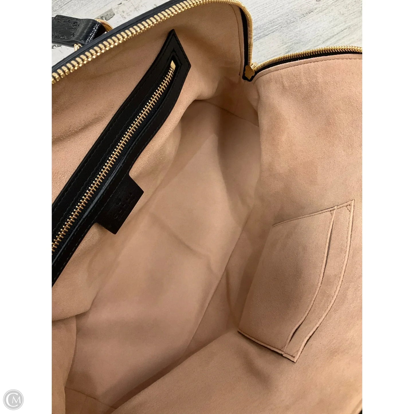 Handbag Luxury Designer By Gucci, Size: Medium