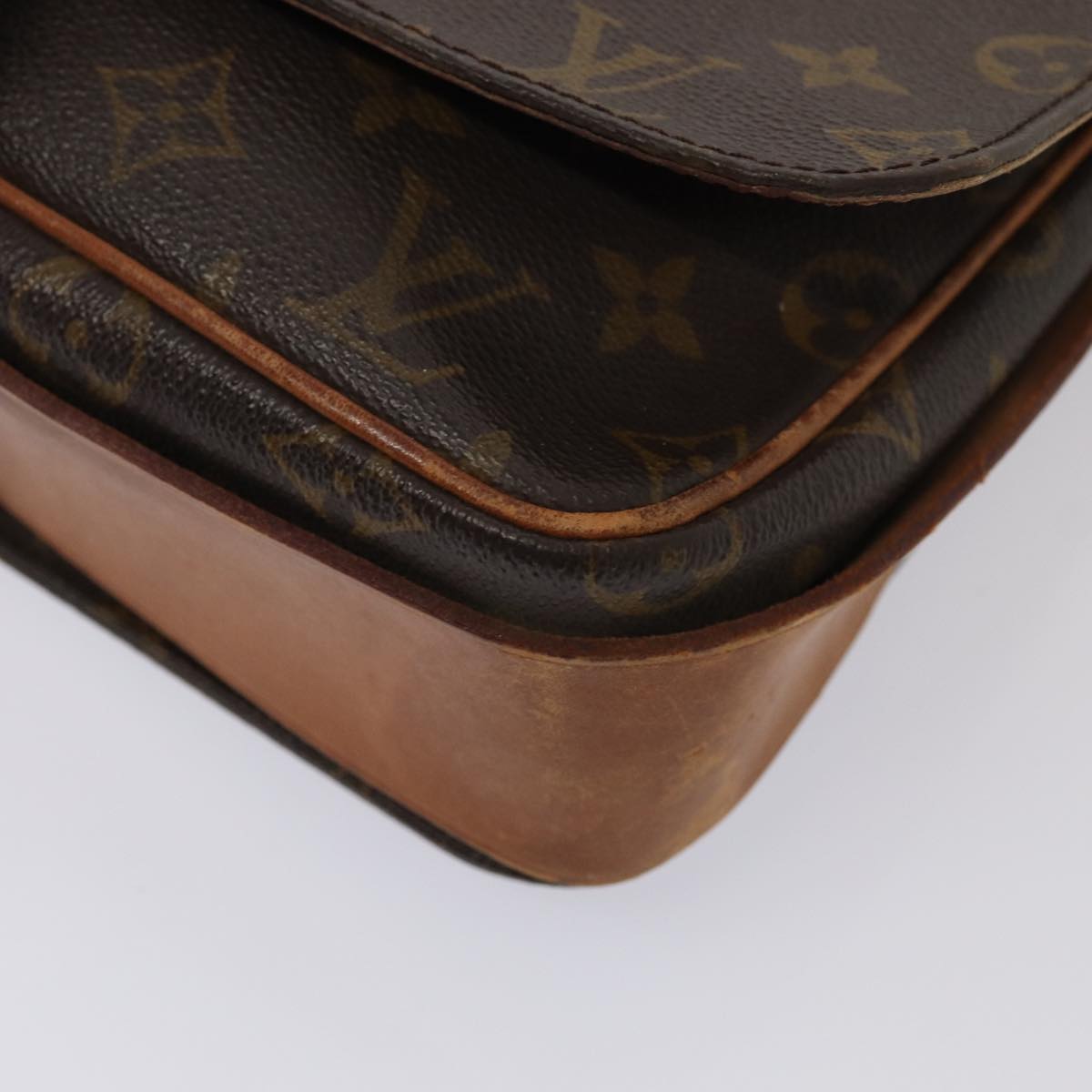 LOUIS VUITTON Cartouchiere 26 Shoulder Bag