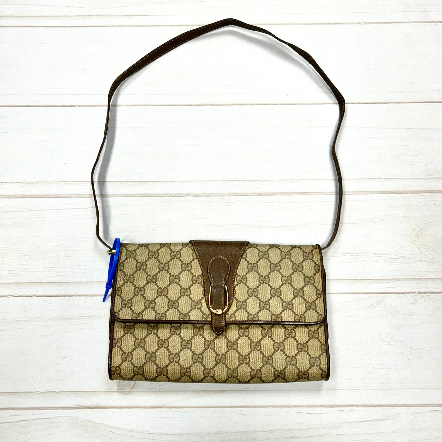 Crossbody Luxury Designer By Gucci Size: Medium