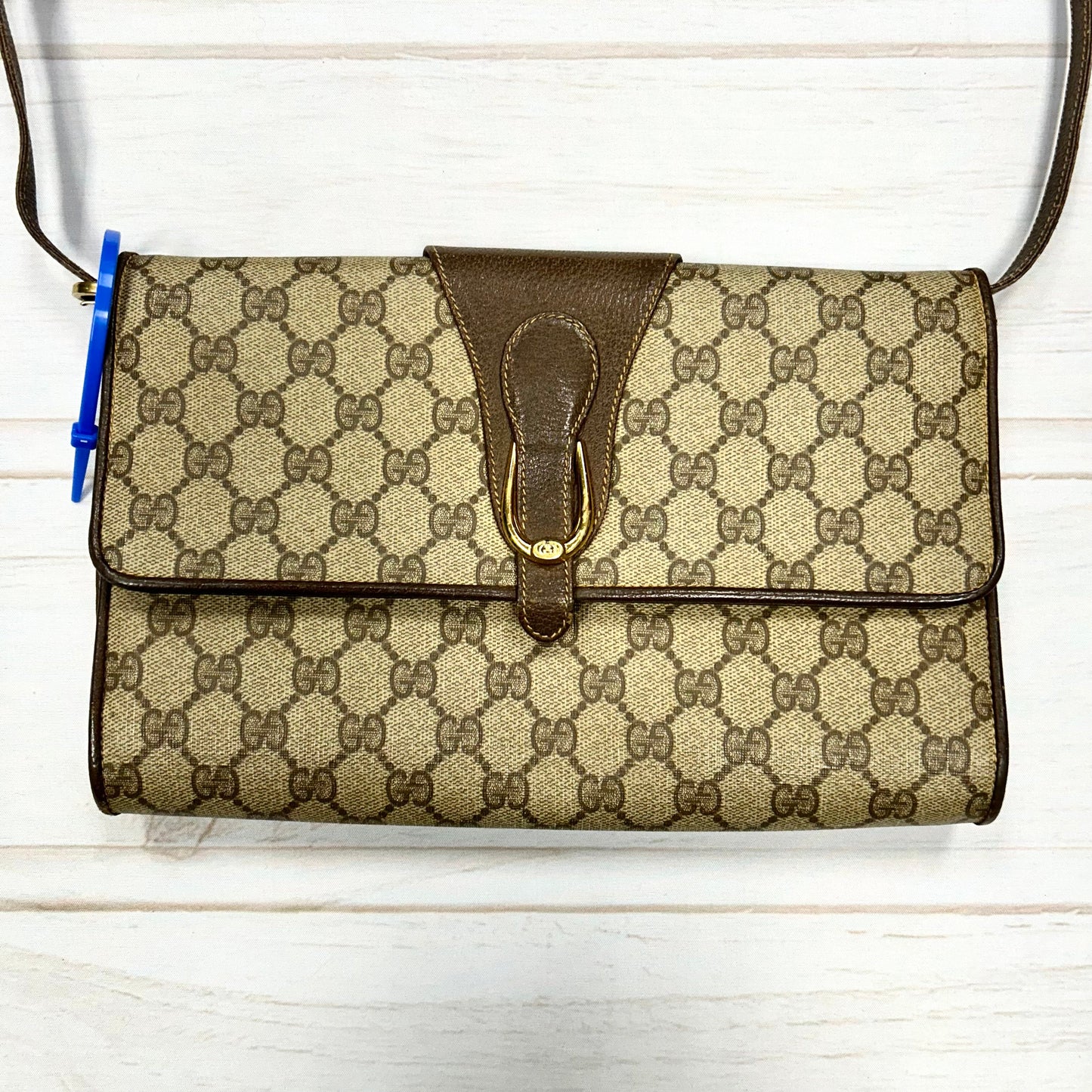 Crossbody Luxury Designer By Gucci Size: Medium