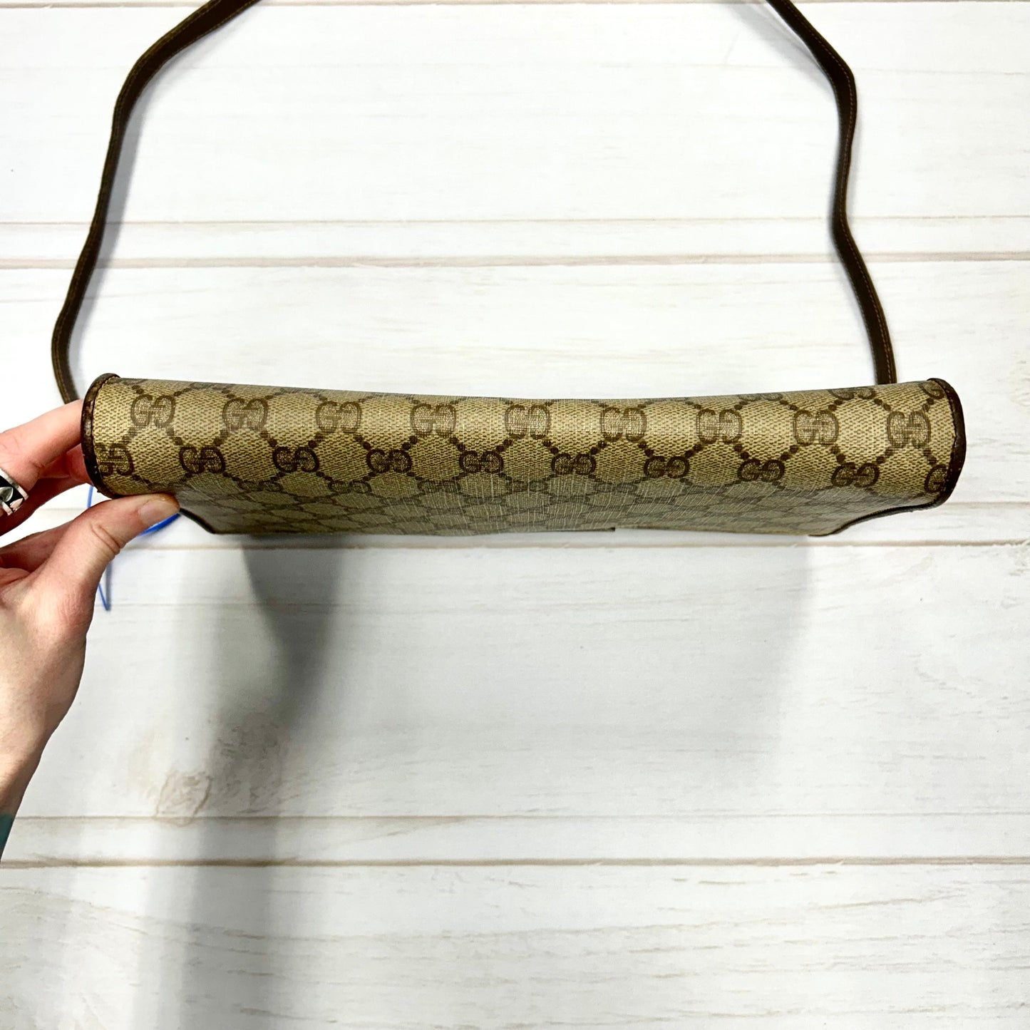 Crossbody Luxury Designer By Gucci Size: Medium