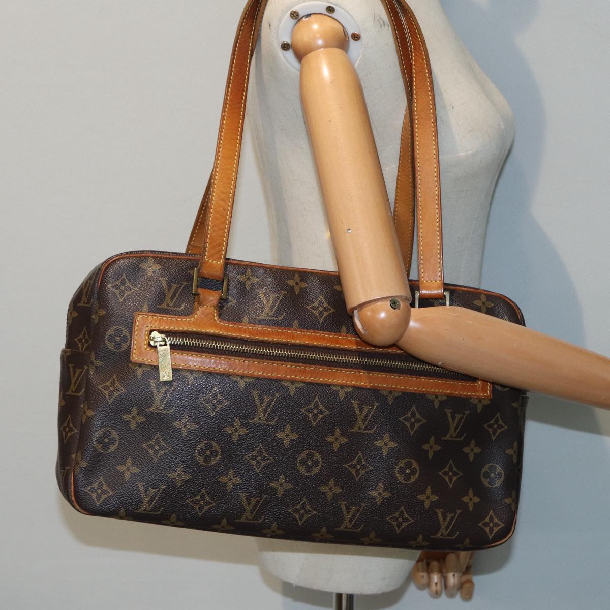 LOUIS VUITTON Cite Shoulder Bag
