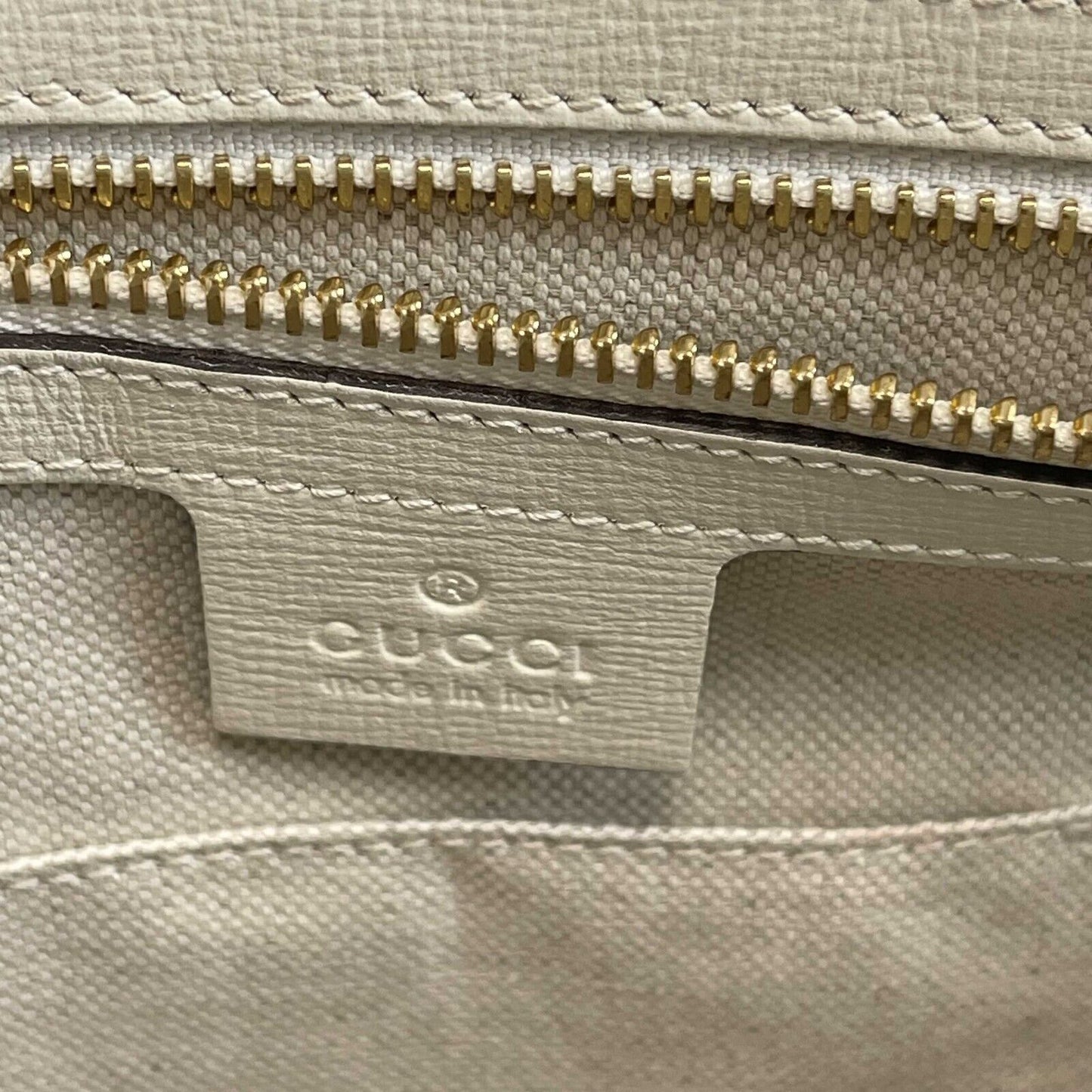 GUCCI GG Supreme 1955 Horsebit Medium Mystic White Top Handle Crossbody