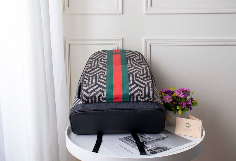 Gucci Bags - The Tote 1099