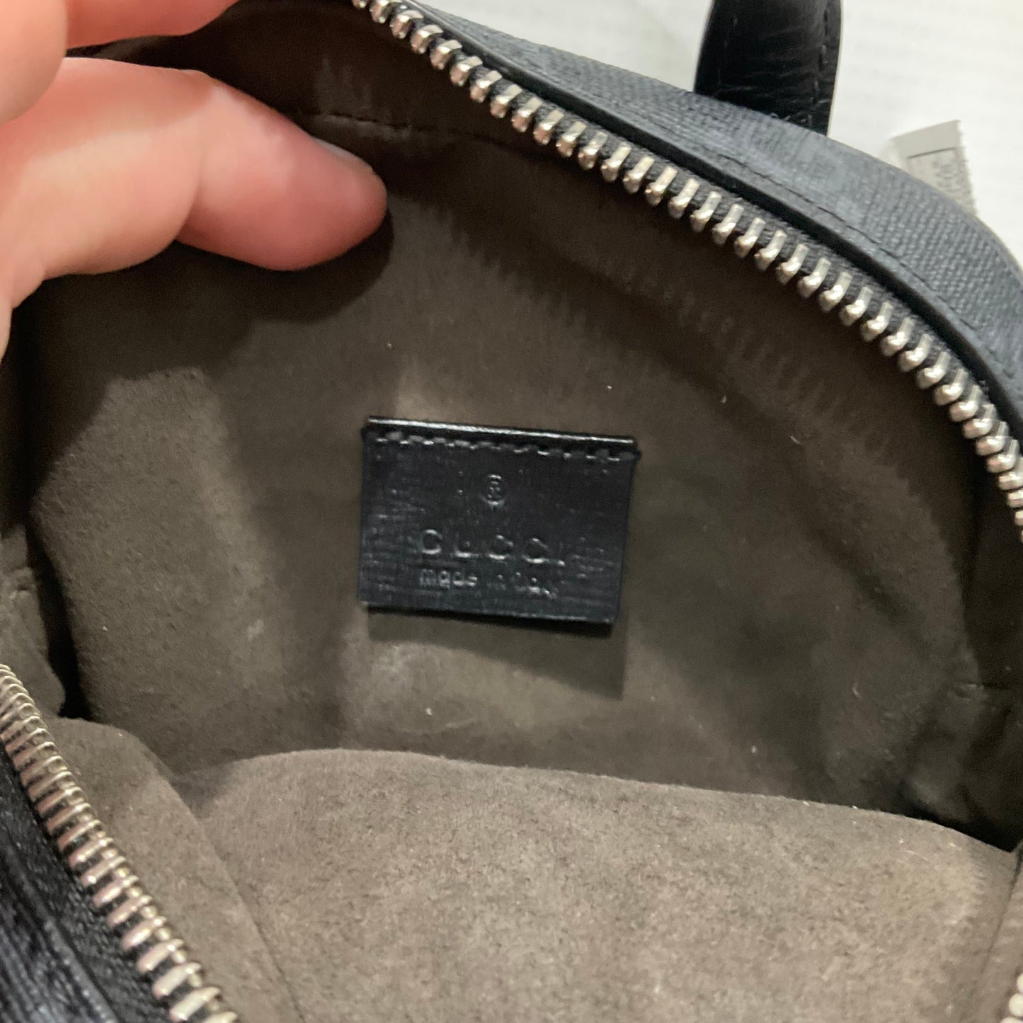 Crossbody Designer By Gucci Size: Small