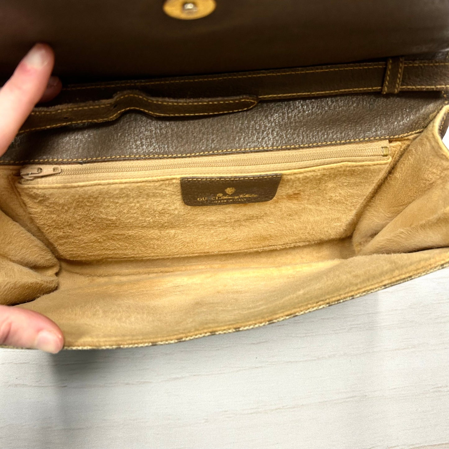 Crossbody Luxury Designer By Gucci Size: Medium