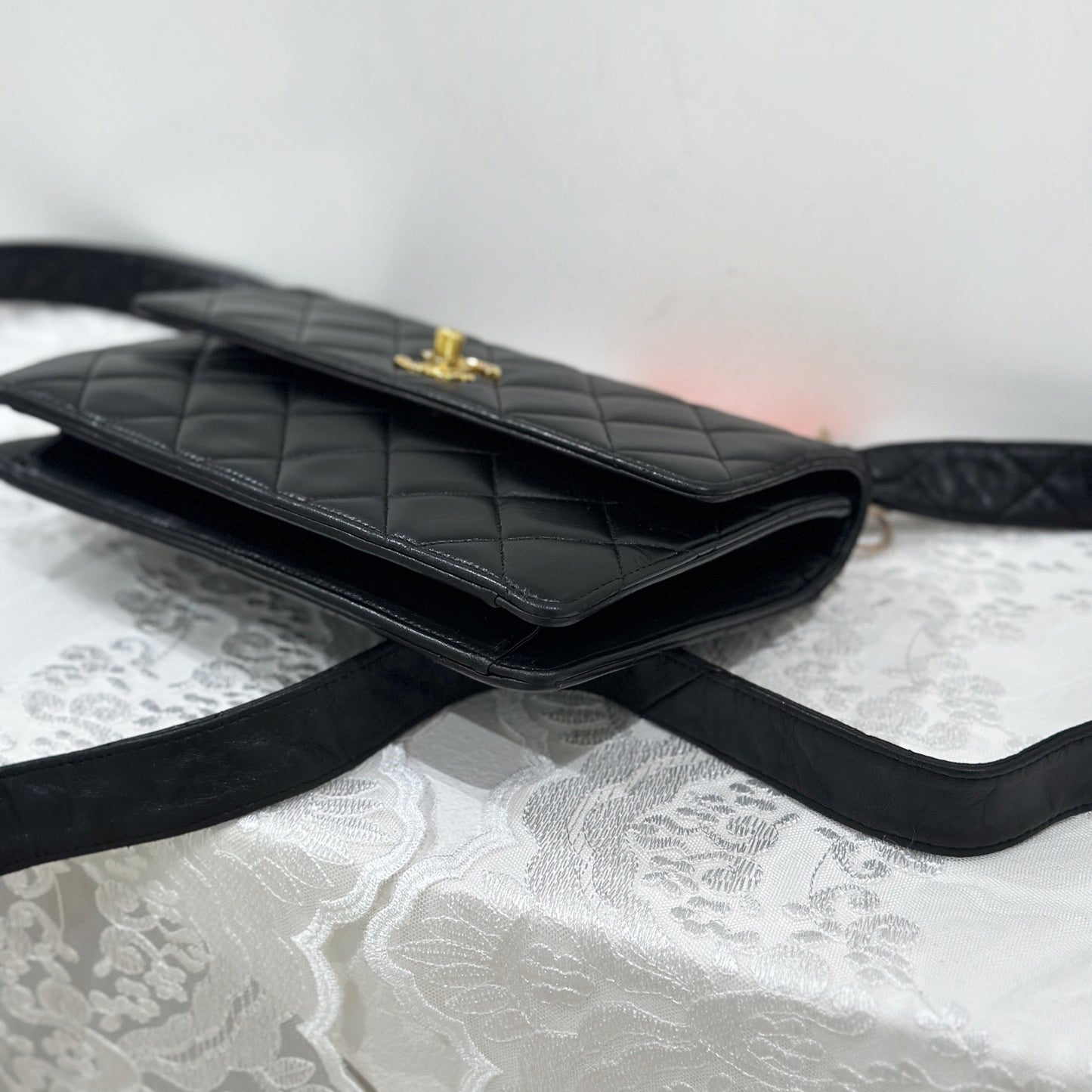 Chanel vintage CC logo shoulder bag