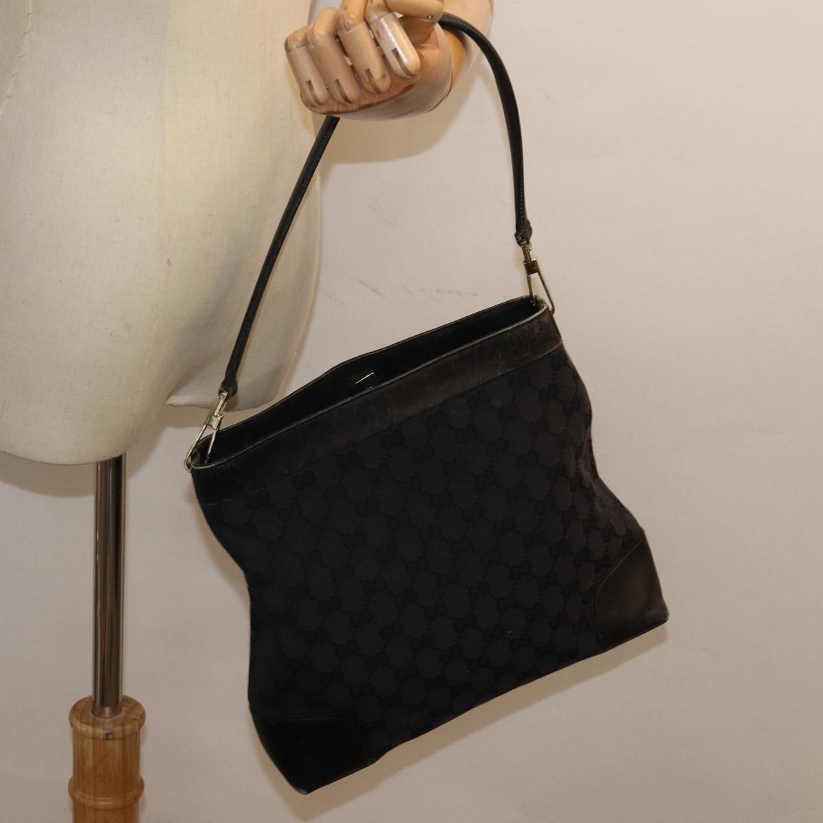 GUCCI GG canvas Shoulder Bag