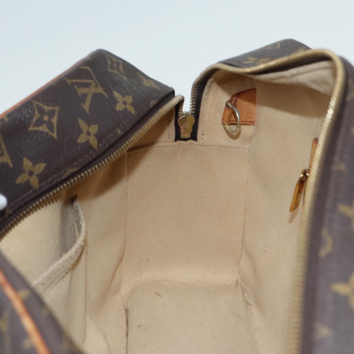 LOUIS VUITTON Cite Shoulder Bag