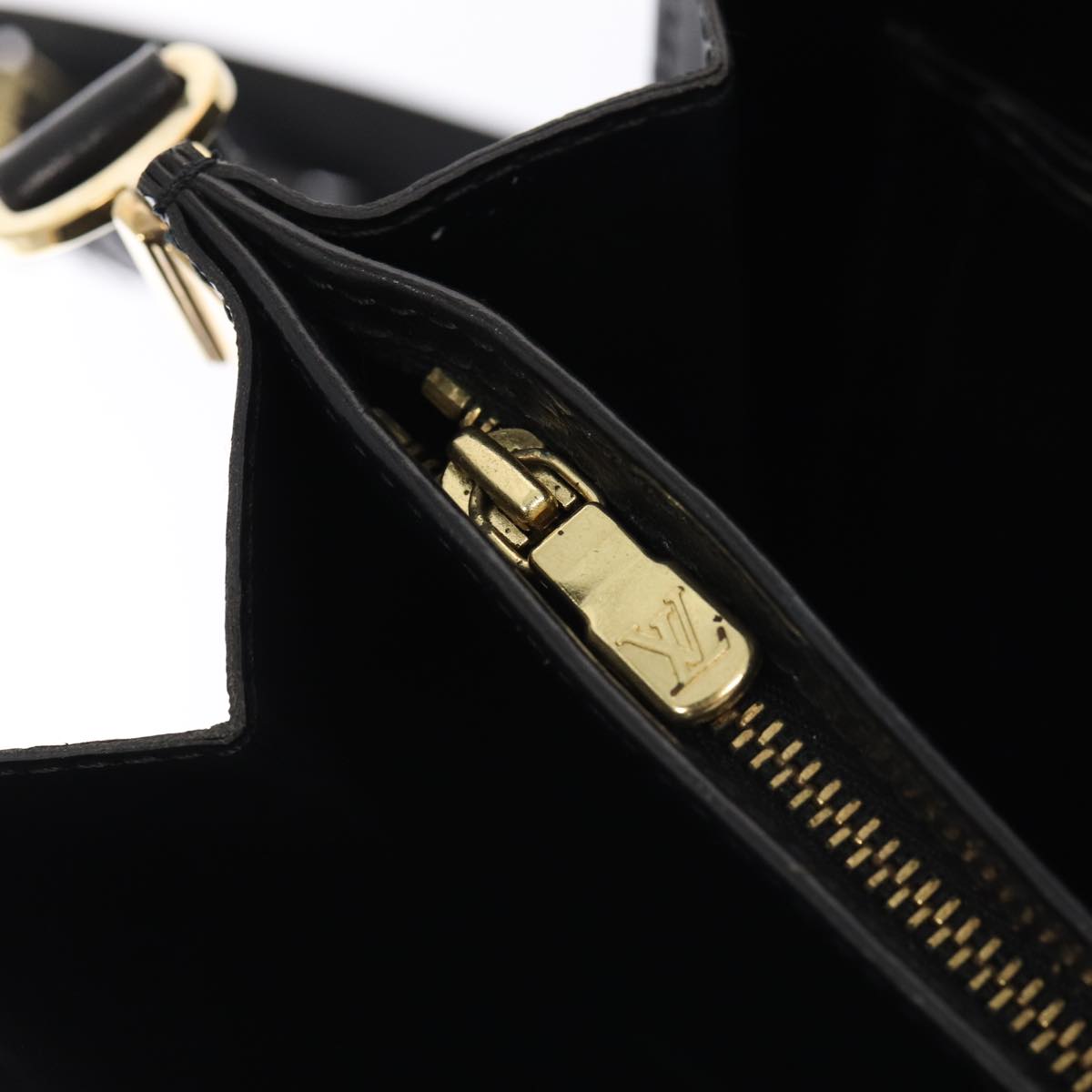 LOUIS VUITTON Capuchin Shoulder Bag