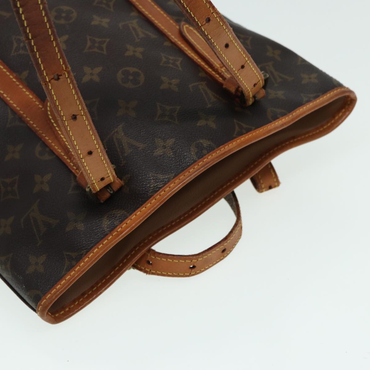 LOUIS VUITTON Bucket Shoulder Bag