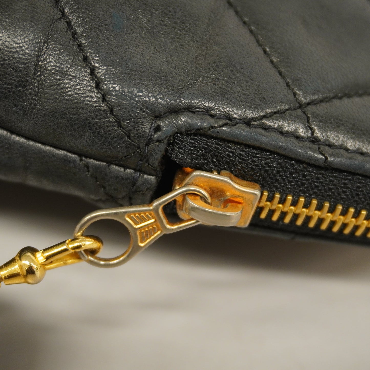 CHANELAuth Matelasse Chain Shoulder With Fringes Leather Shoulder Bag Black