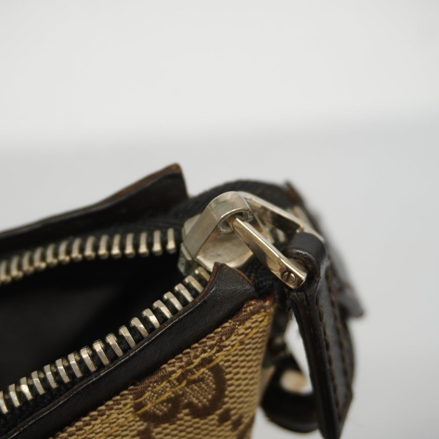 GUCCIAuth GG Canvas Shoulder Bag 001 3766 Women's Leather Shoulder Bag Beige