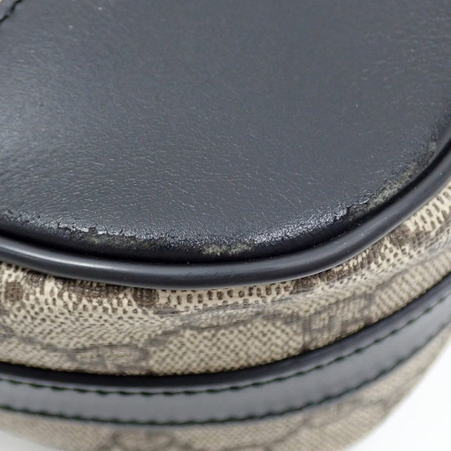 Gucci Shoulder Bag GG Supreme Women's Beige Black PVC Leather 387507 213317 Sherry Webbing