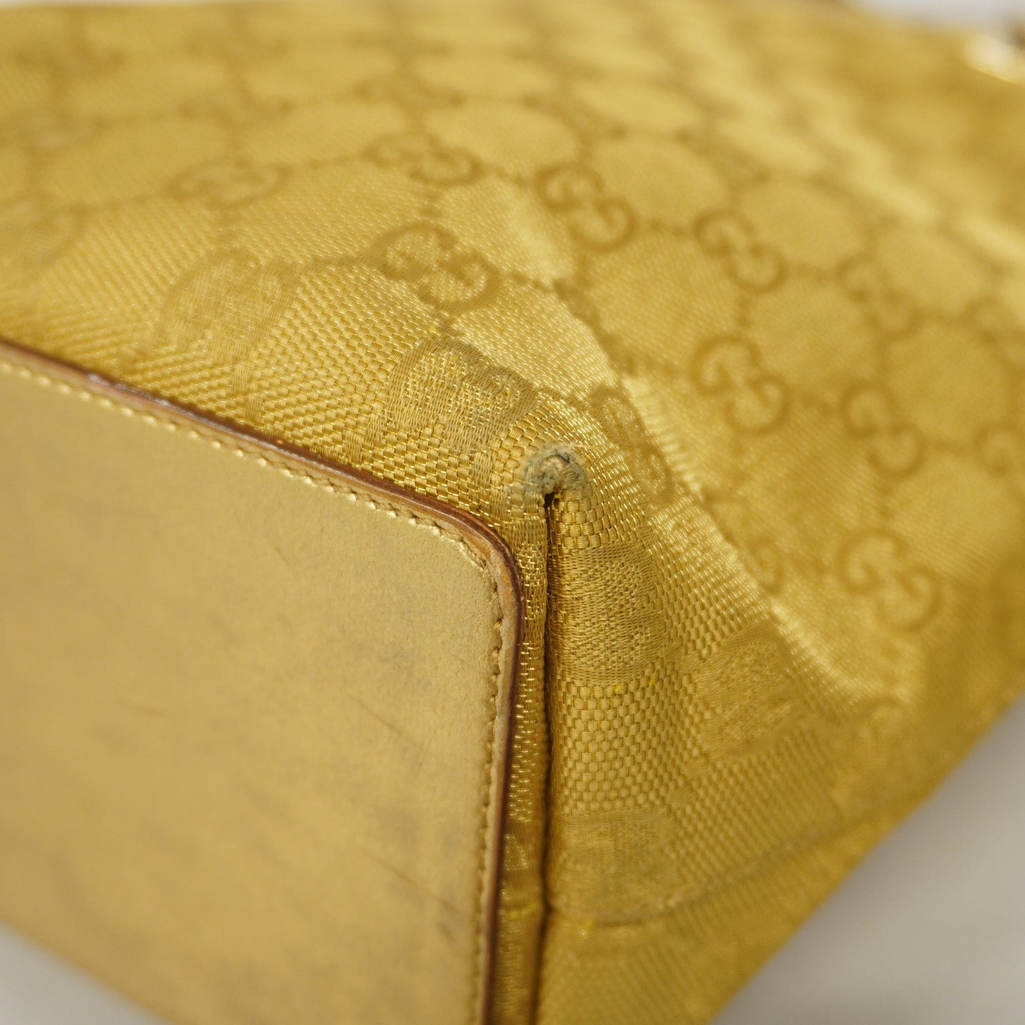 GUCCIAuth 002 1099 Women's GG Canvas Tote Bag Gold