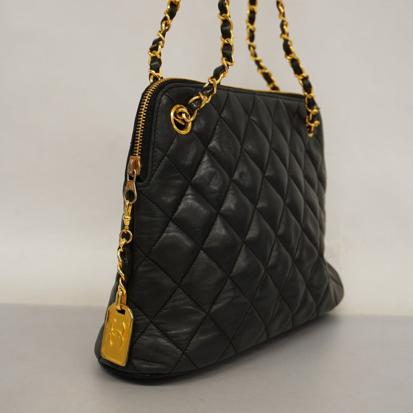 CHANELAuth Matelasse Chain Shoulder With Fringes Leather Shoulder Bag Black