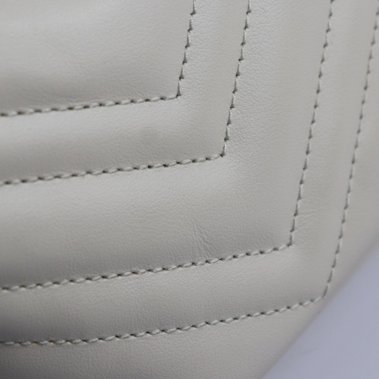 GUCCI GG Marmont Shoulder Bag 739166 White Ivory Gold Hardware Quilted Handbag