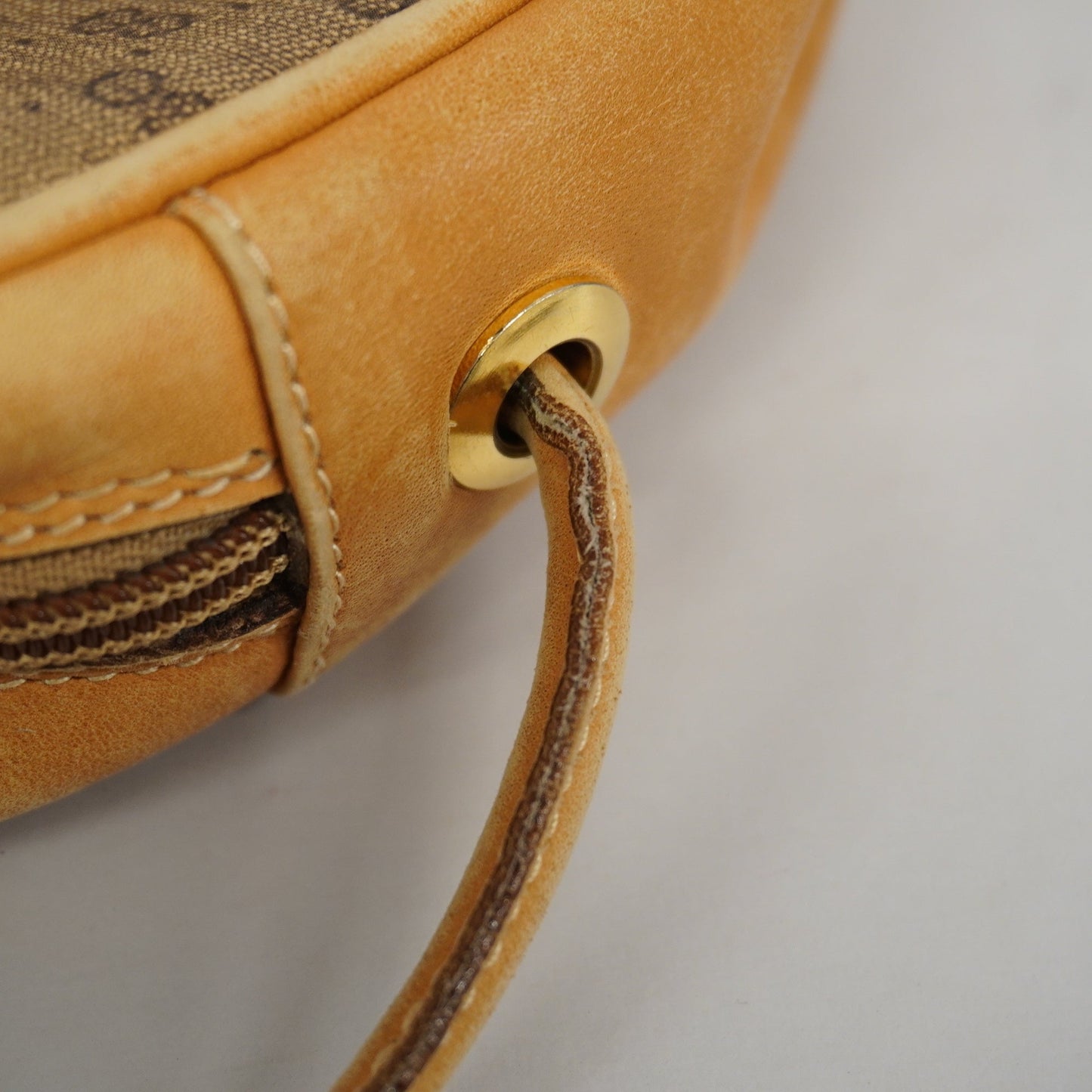 Gucci Micro GG Micro GG 004 106 0024 Women's Leather Shoulder Bag Beige