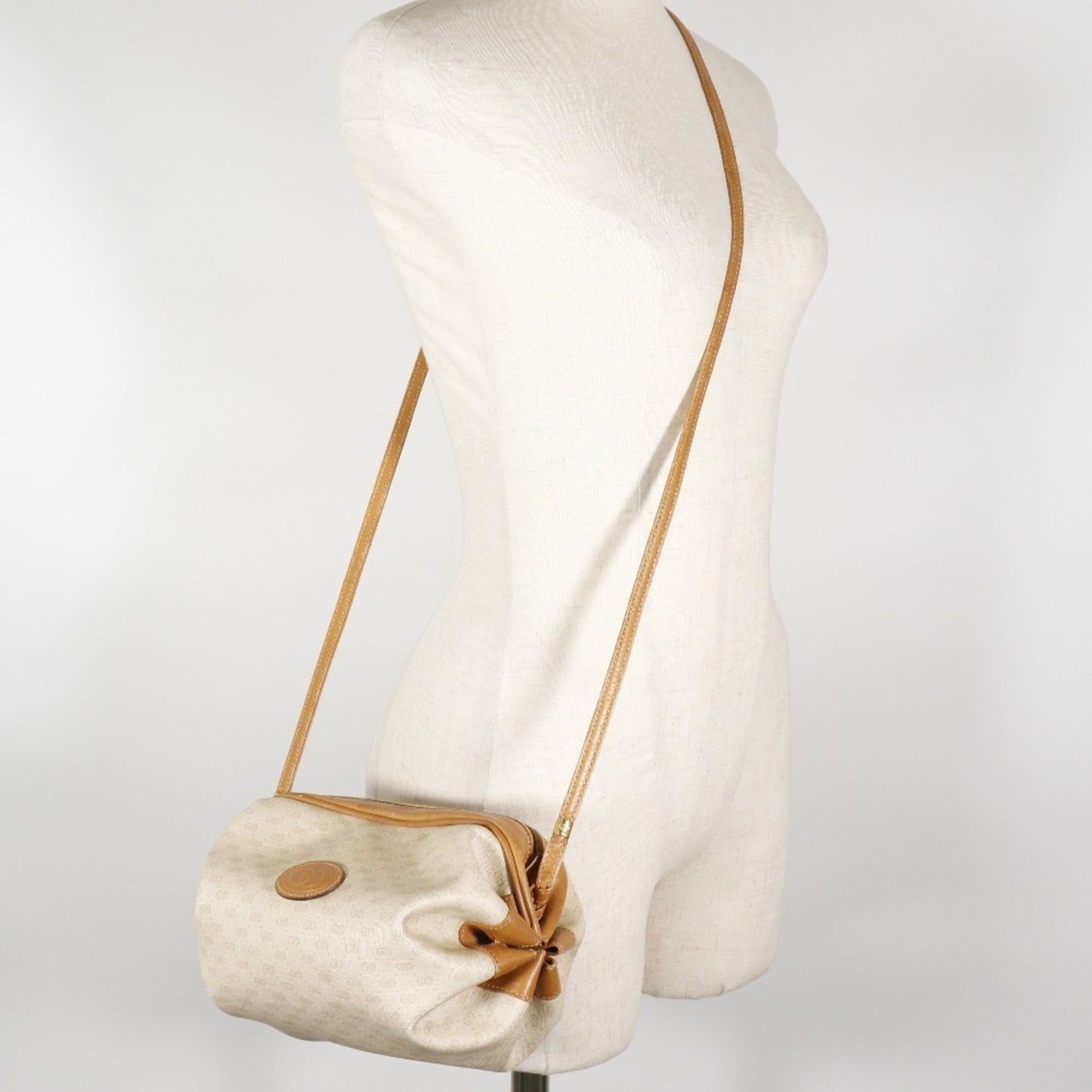 GUCCI Old Shoulder Bag 077-115-5770 PVC Coated Canvas Made in Italy Beige Crossbody Zipper Women's