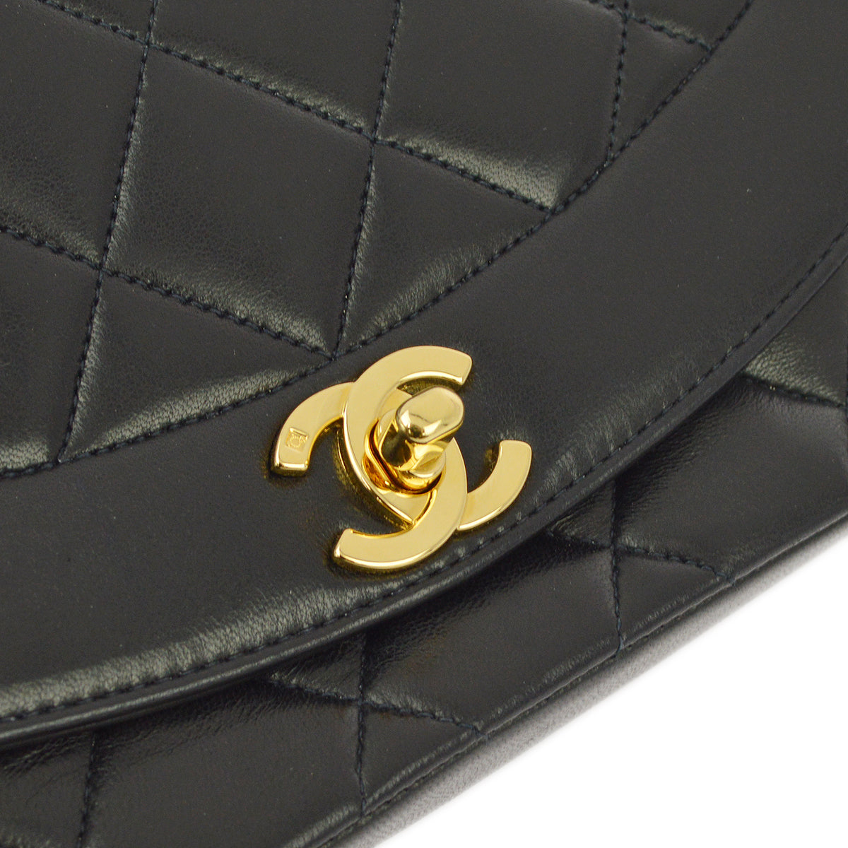 Chanel * 1994-1996 Lambskin Small Diana Shoulder Bag