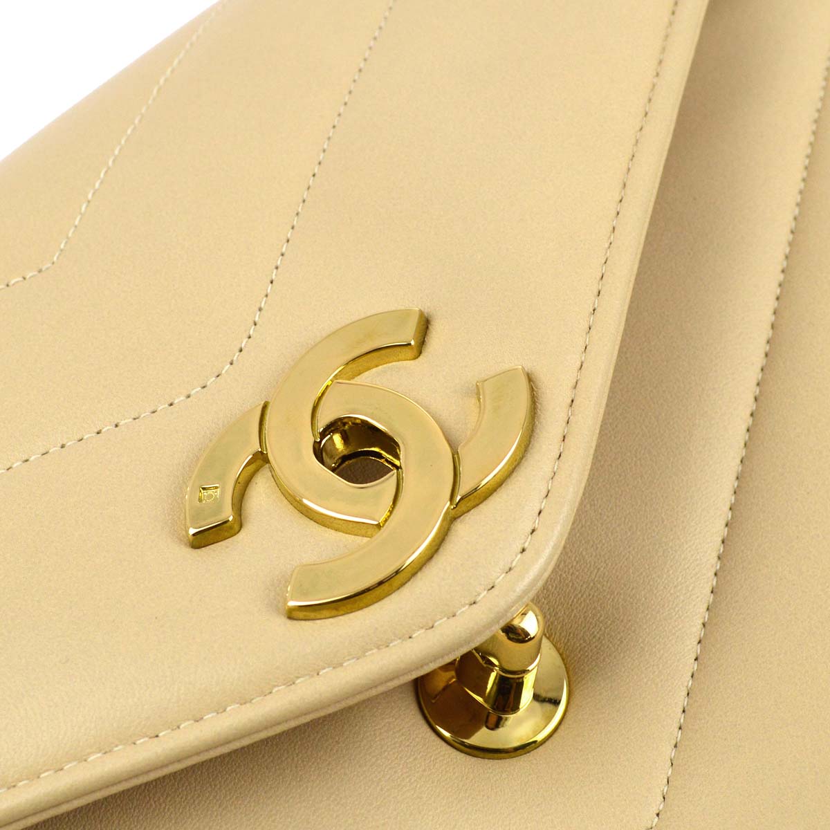 Chanel 1994-1996 Beige Lambskin Chevron Shoulder Bag