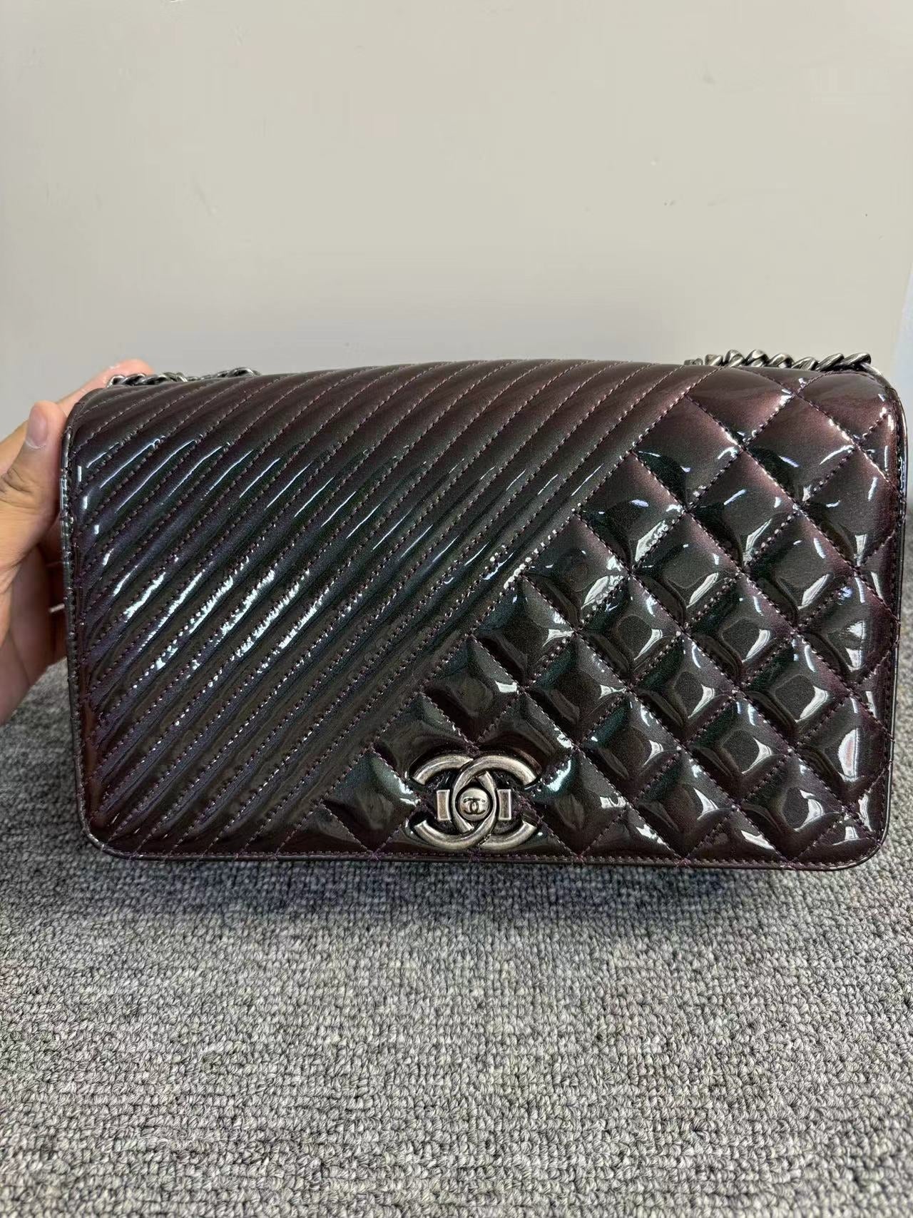 Chanel Leather Quilted Chain Shoulder Bag with Dustbag and Card