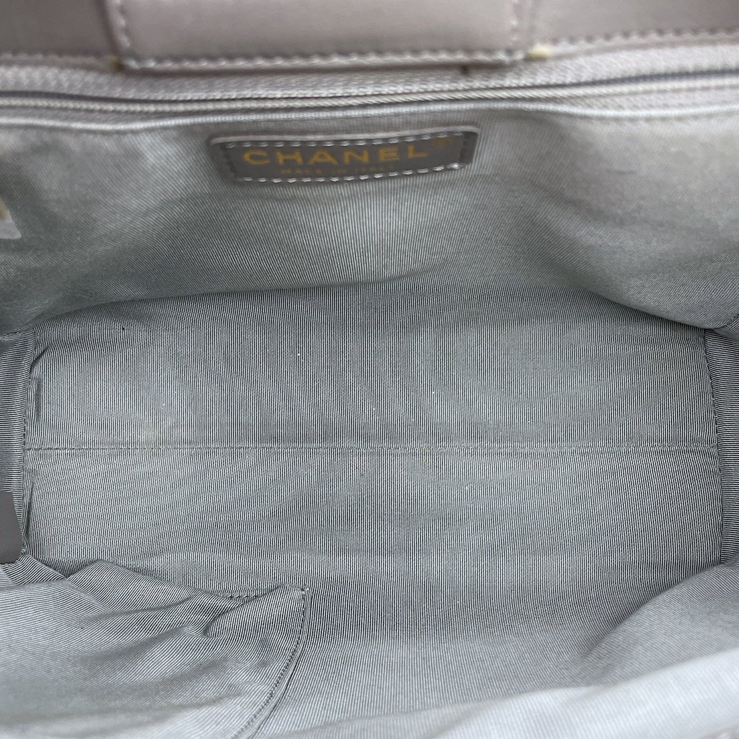 Chevron Print Seasonal Tote 25x21x9cm Grey Shoulder Bag in Lambskin, Gold hardware